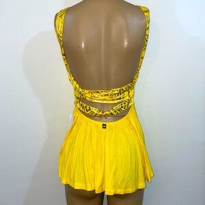 NEW Apple Bottoms OPEN BACK Flared Knit Top YELLOW L